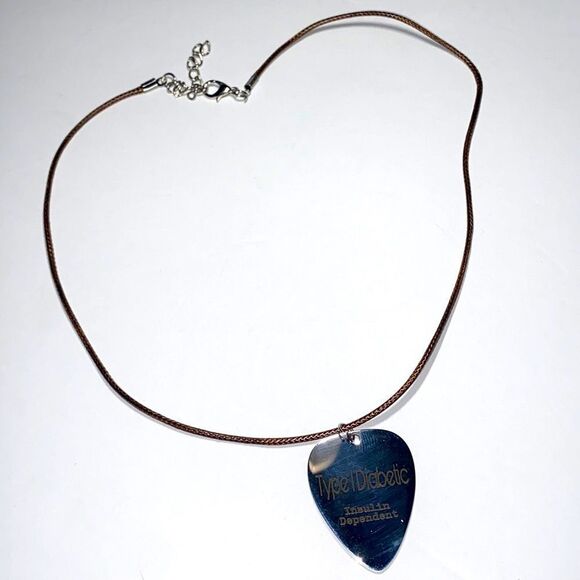 T1D Medical Alert, Guitar Pick Charm & Adjustable Rope, Unisex - Picture 7 of 10